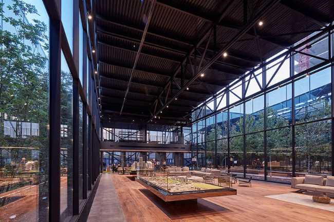 Merkez Ankara Showroom: continuous spaces flooded with light