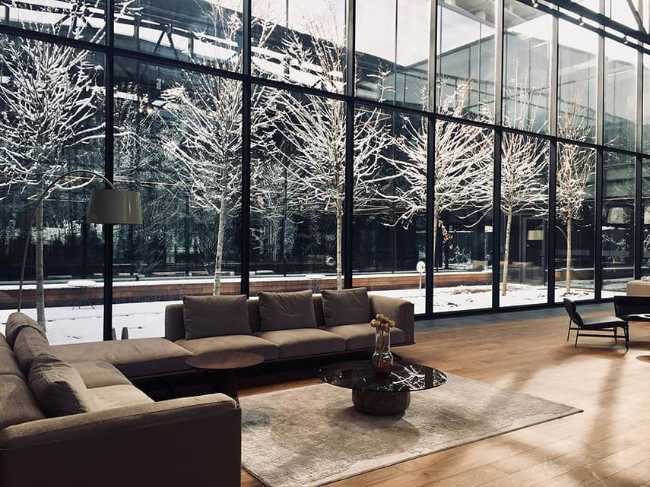 Merkez Ankara Showroom: continuous spaces flooded with light