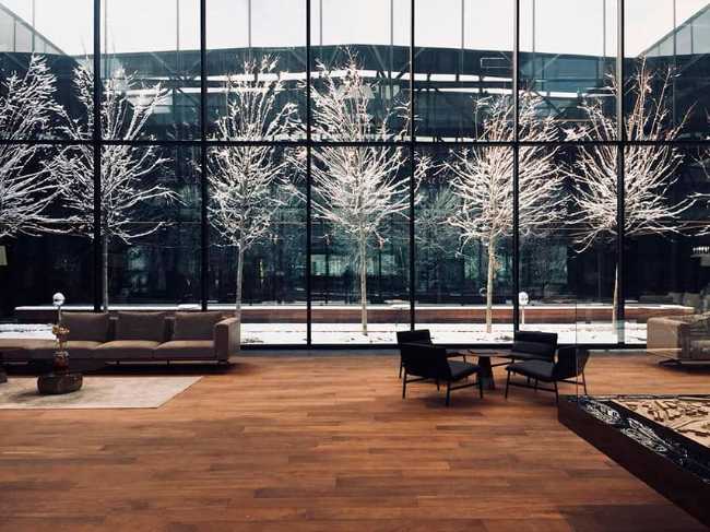 Merkez Ankara Showroom: continuous spaces flooded with light