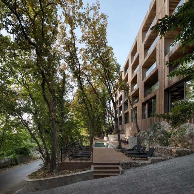 Può l’architettura integrarsi con la natura? Hotel Umami