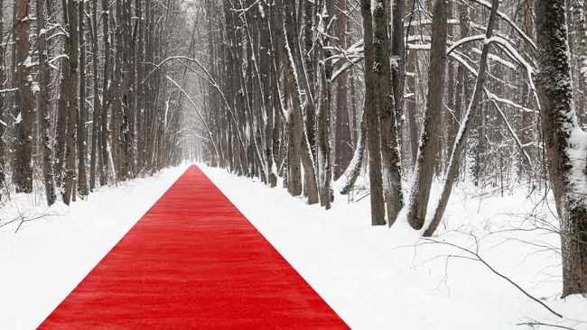 Nowhere. A red thread in the white landscape, effects of perspective and infinity