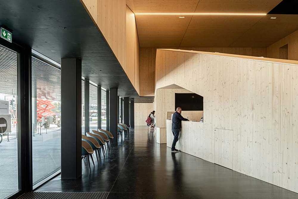 The architecture of the Blagnac Conservatory reorganizes the urban context