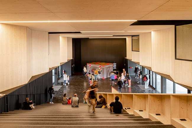 The architecture of the Blagnac Conservatory reorganizes the urban context