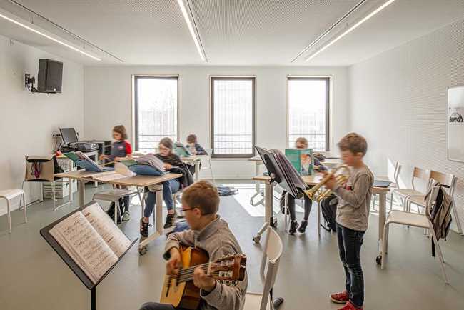 The architecture of the Blagnac Conservatory reorganizes the urban context