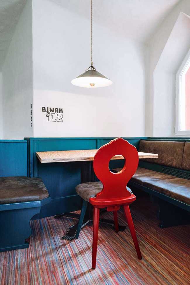 Desde un restaurante de los años 80 hasta Biwak 12 inspirado en los refugios de montaña