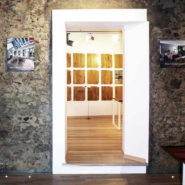 EXPO KAHRS Cosmarredi en edificio histórico reacondicionado en Cittanova