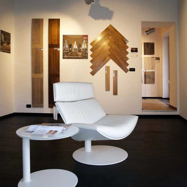 EXPO KAHRS Cosmarredi en edificio histórico reacondicionado en Cittanova