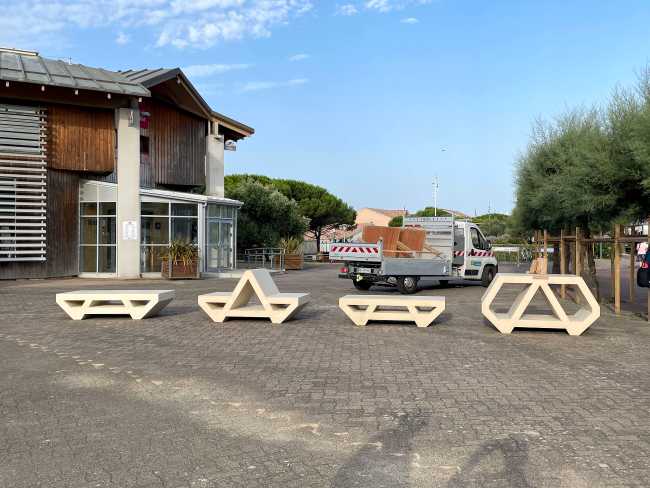 Lacanau Bench, the prototype of sustainable modular urban furniture