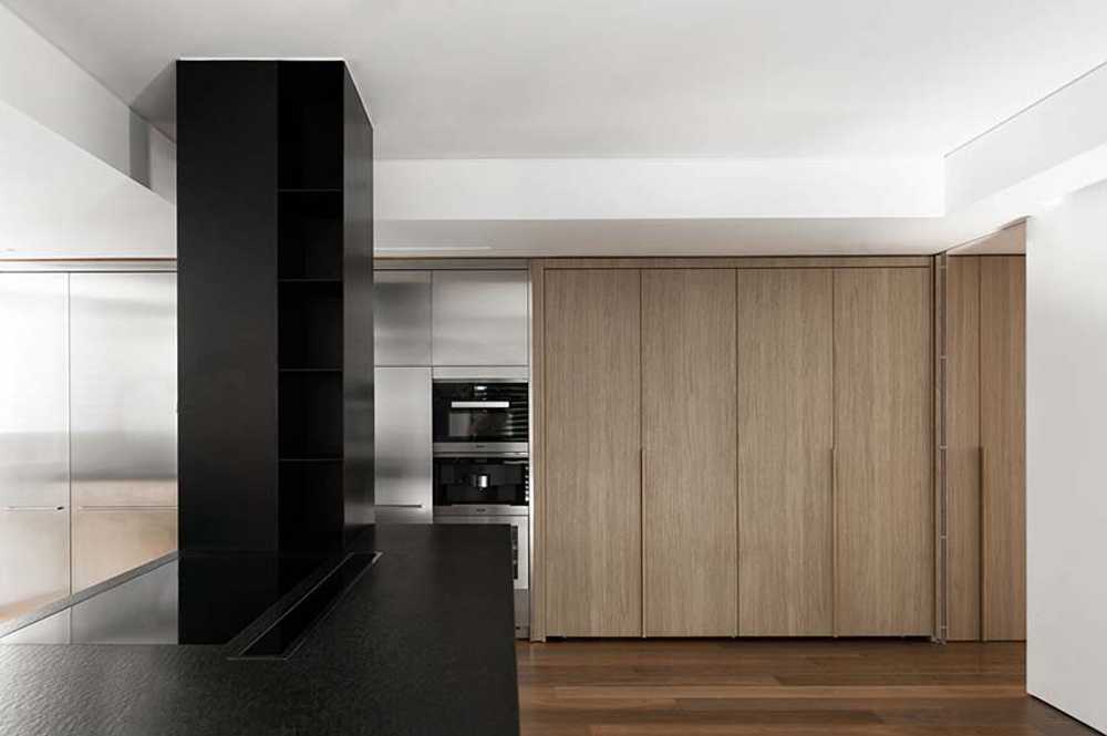 A calm and harmonious urban refuge from the city chaos: Casa T&L