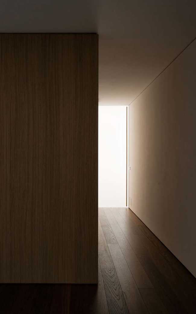 A calm and harmonious urban refuge from the city chaos: Casa T&L