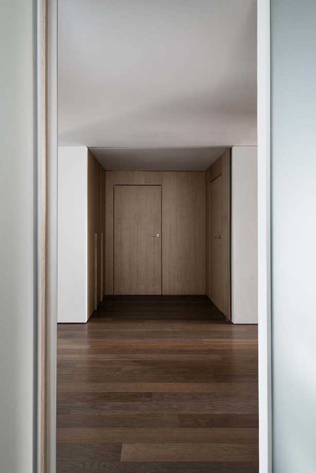 A calm and harmonious urban refuge from the city chaos: Casa T&L