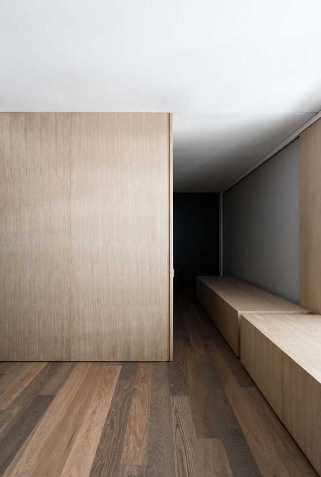 A calm and harmonious urban refuge from the city chaos: Casa T&L