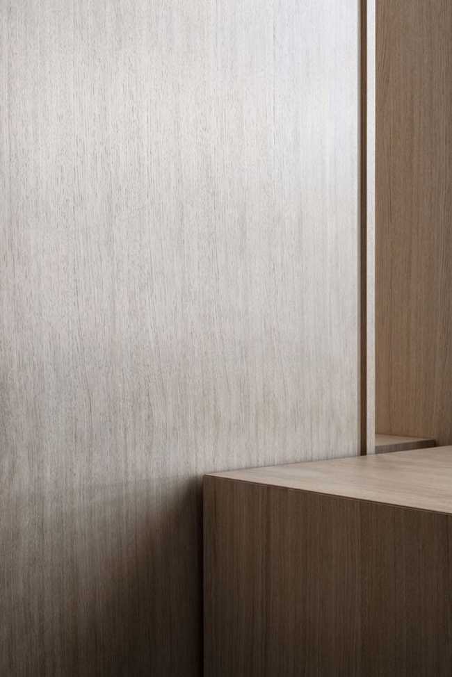 A calm and harmonious urban refuge from the city chaos: Casa T&L