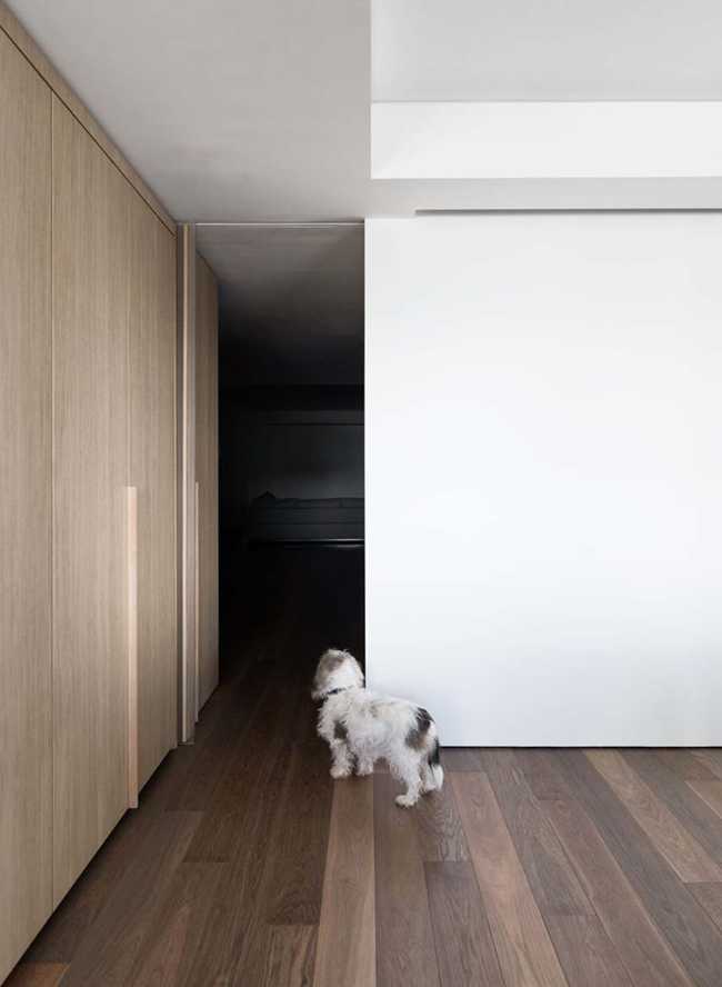 A calm and harmonious urban refuge from the city chaos: Casa T&L