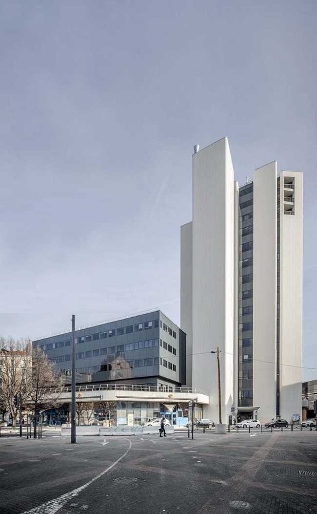 Rehabilitación del edificio Poste en Grenoble. Arquitectura perdurable