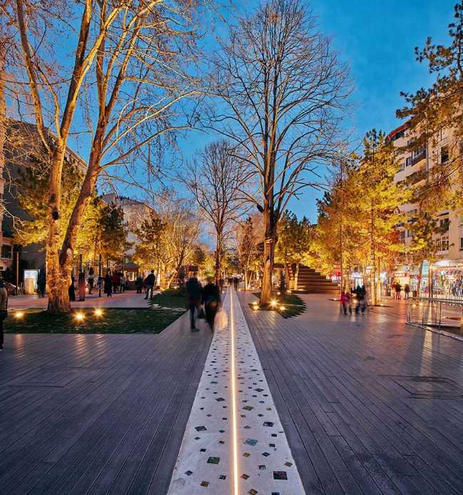 Hamamyolu Urban Deck: a new heartbeat for the heart of Eskişehir