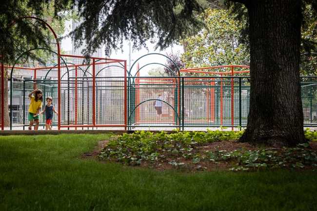 The Labyrinth of Sant Jordi Park: an inclusive space for play and discovery