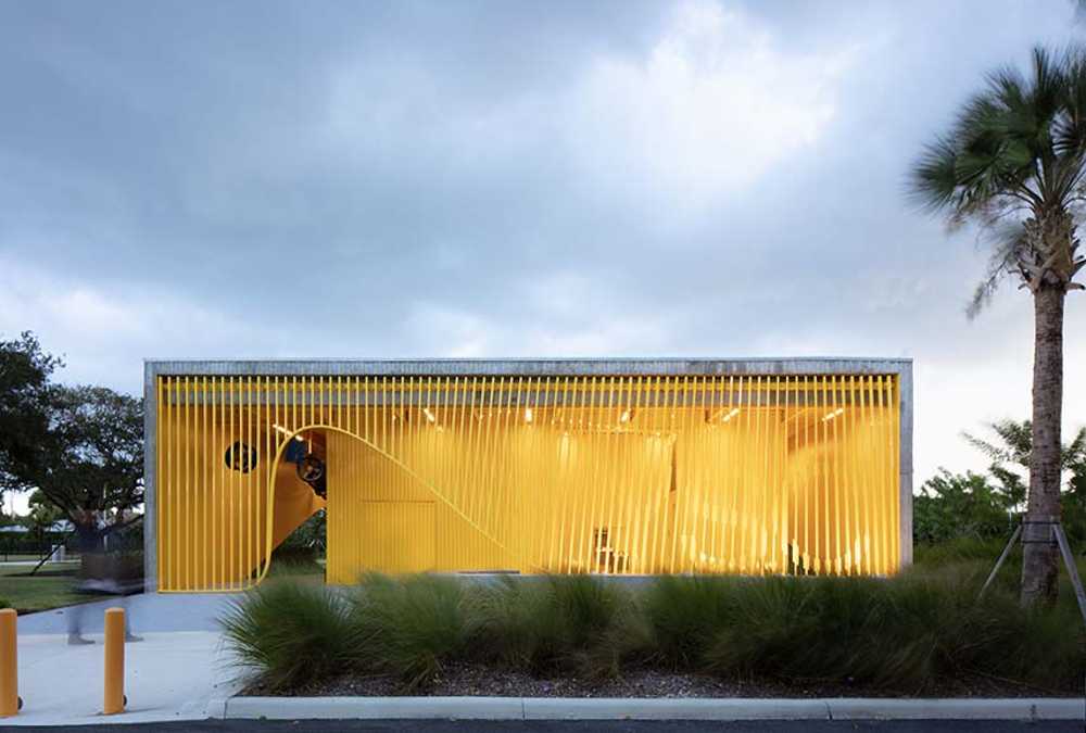Youth Sports Field House: concreto y metal para un diseño resiliente