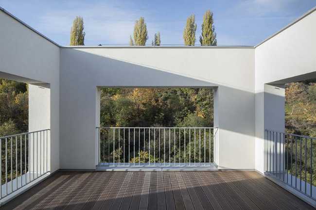 Edificio residenziale Koněvova tra atmosfere bohemien e contemporanee