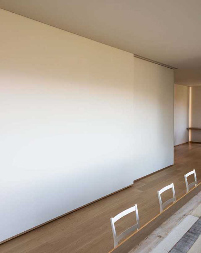 Intérieur pour la Maison SC. Ramener à la maison la sensation de surprise