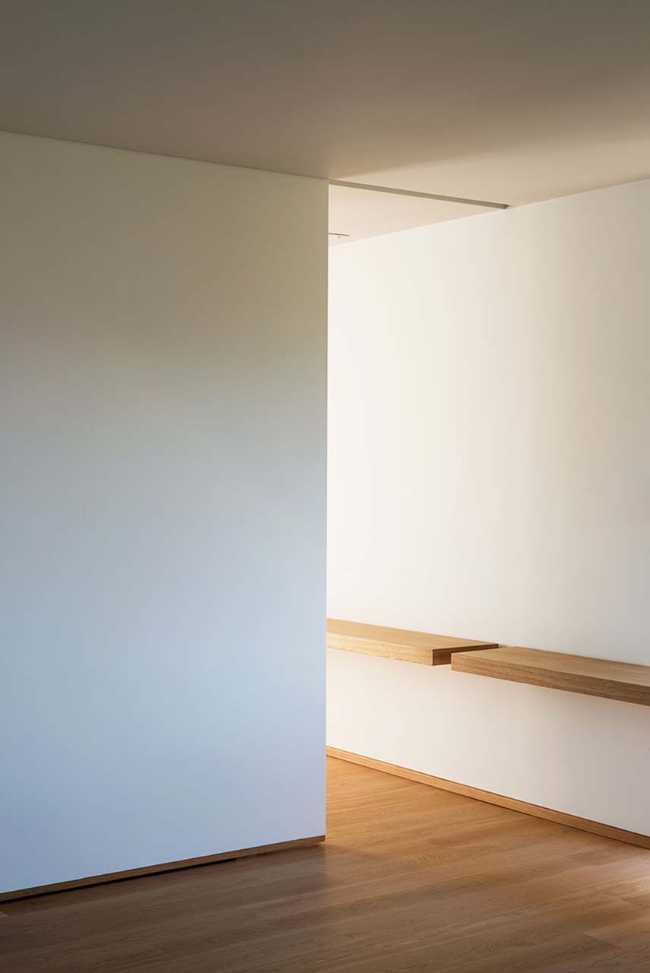 Intérieur pour la Maison SC. Ramener à la maison la sensation de surprise