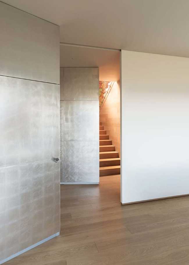 Intérieur pour la Maison SC. Ramener à la maison la sensation de surprise