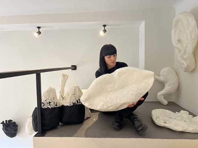 The papier-mâché sculptures in Antonella Paglialonga's set design.