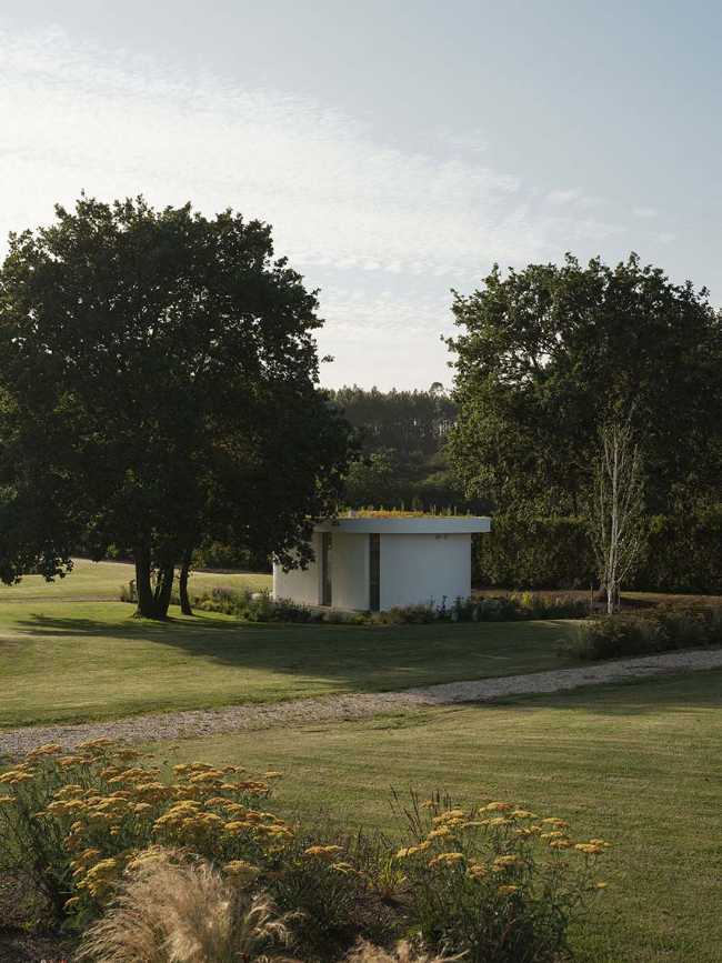 Retiro da Costiña: un viaje circular entre naturaleza y arquitectura