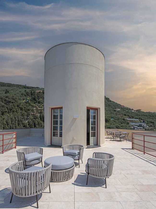 The photographic documentation of the rebirth of Torre Fara