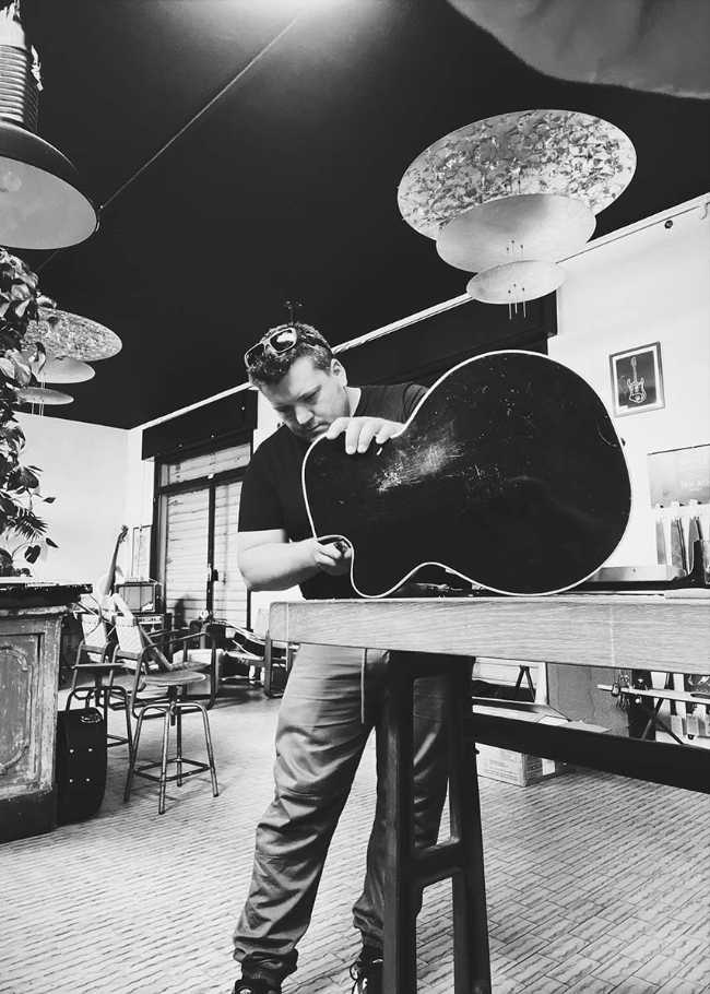 Lutherie Diego Suzzi : l'art manuel de faire revivre de vieux instruments de musique