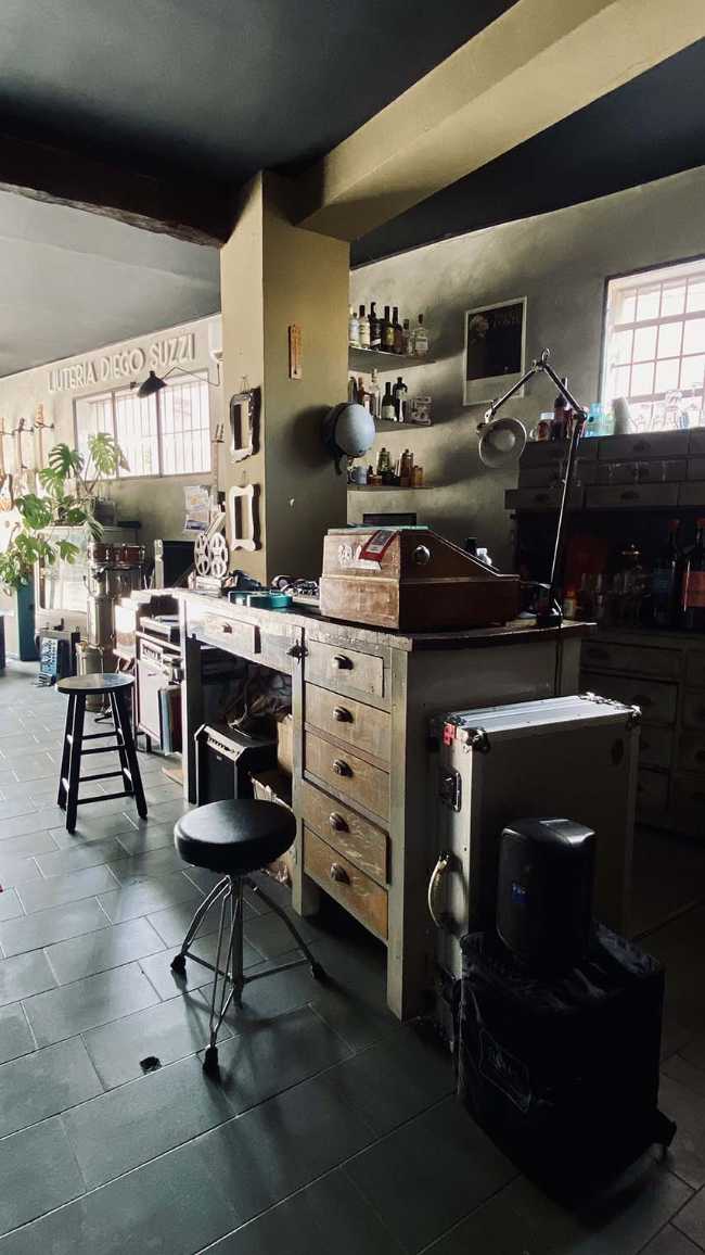 Lutherie Diego Suzzi : l'art manuel de faire revivre de vieux instruments de musique