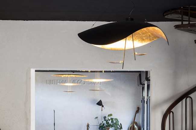 Lutherie Diego Suzzi : l'art manuel de faire revivre de vieux instruments de musique