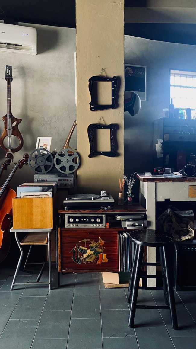 Lutherie Diego Suzzi : l'art manuel de faire revivre de vieux instruments de musique