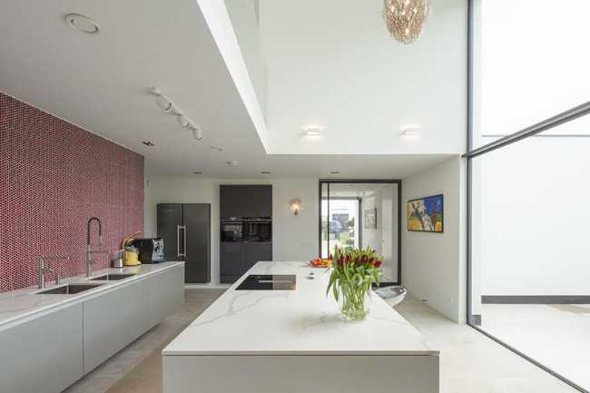 Architettura contemporanea e coscienza ambientale integrate a Villa KB