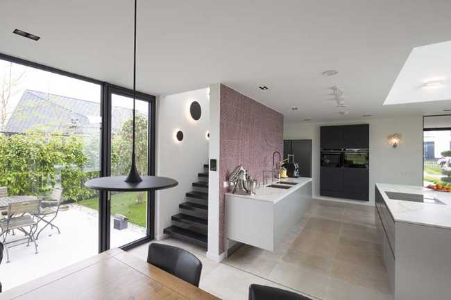 Architettura contemporanea e coscienza ambientale integrate a Villa KB
