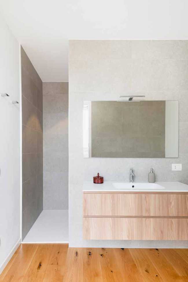 Dance of white volumes and interlocking game for Villa L2A