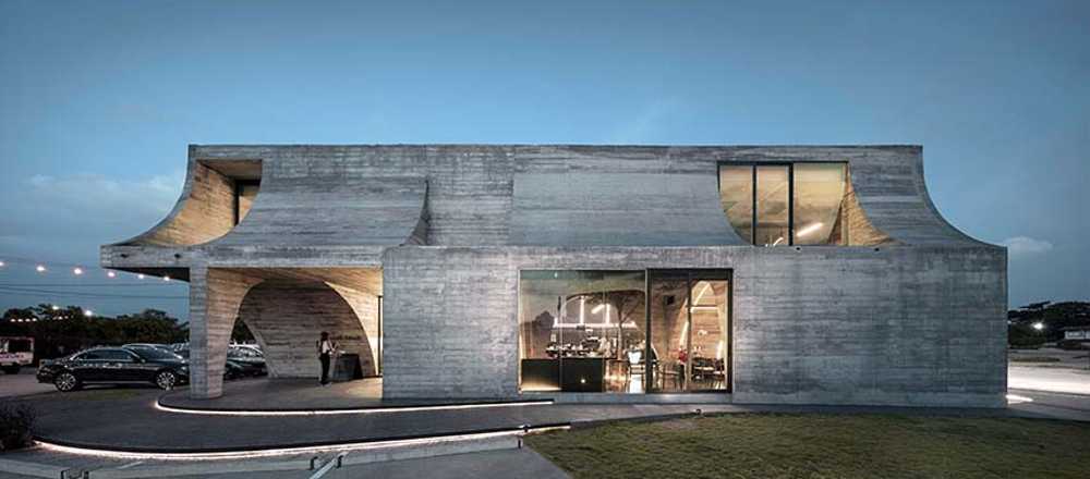 De la forme du croissant au café sculptural French Kitsch III