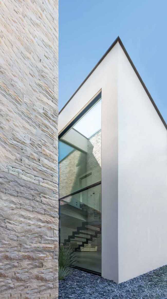 Learning to regenerate our building heritage: Villa Noal