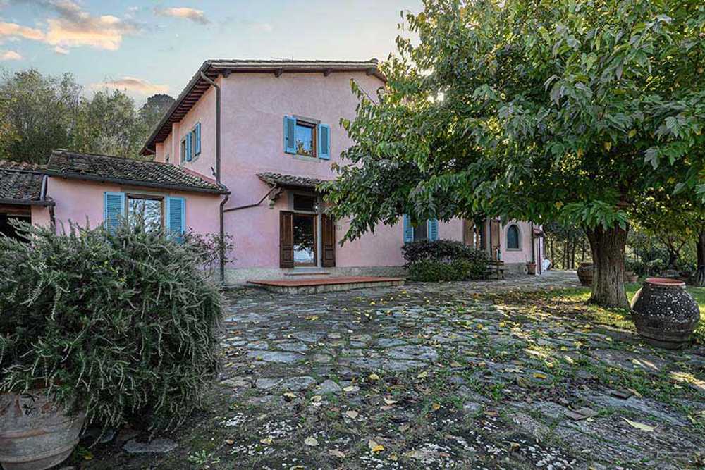 Tradition and innovation with wood at its core. Casa Rosa B&B in Florence