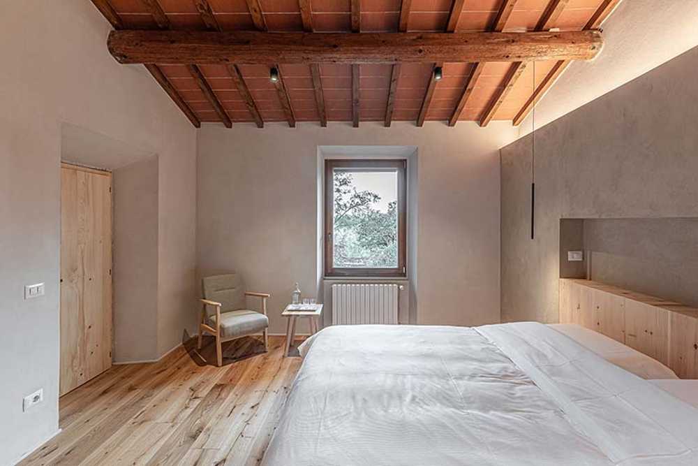 Tradition and innovation with wood at its core. Casa Rosa B&B in Florence