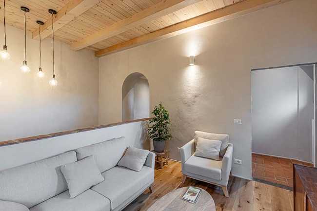 Tradition and innovation with wood at its core. Casa Rosa B&B in Florence