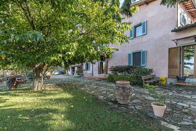 Tradition and innovation with wood at its core. Casa Rosa B&B in Florence