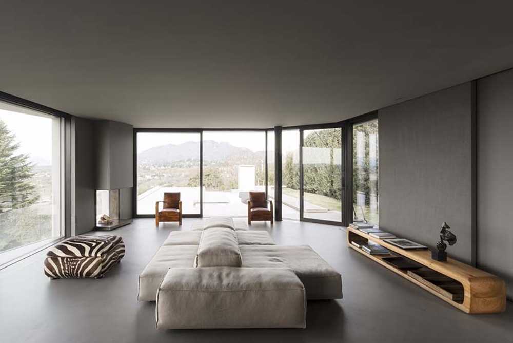 Casa CS. Cracks of company, light and curiosity between nature and sky