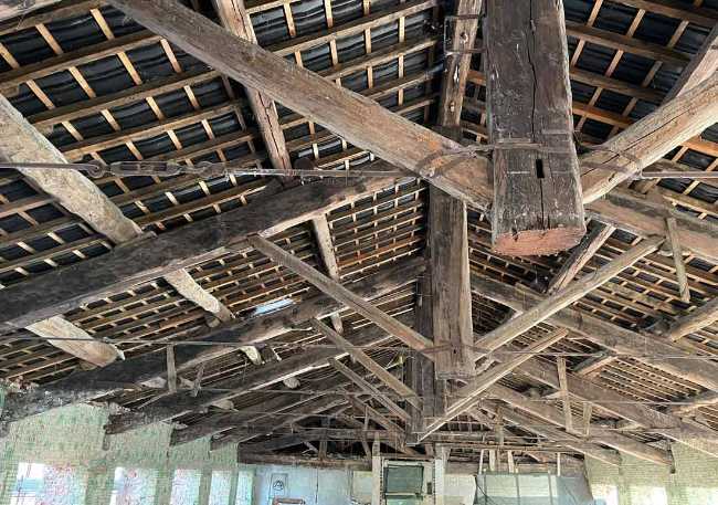 Restauro strutturale di capriate e travature in legno. Il nuovo metodo off-site, semplice, veloce, economico e approvato dalla Soprintendenza