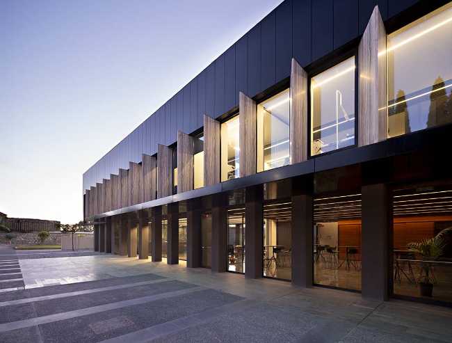 Headquarters Capua1880: landmark of a regenerative transformation