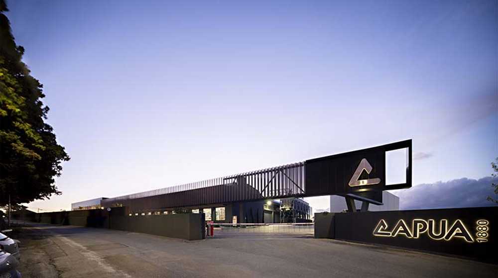 Headquarters Capua1880: landmark d'une transformation régénérative