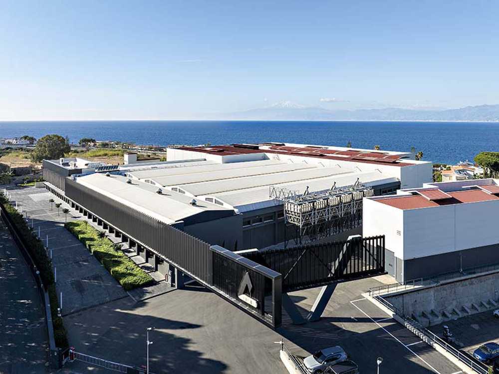 Headquarters Capua1880: landmark d'une transformation régénérative