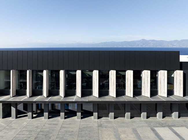 Headquarters Capua1880: landmark d'une transformation régénérative