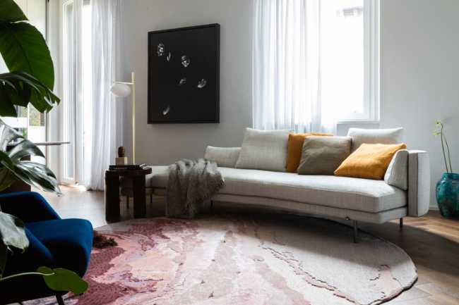 The rationality of the curved line: a tribute to neoclassical aesthetics