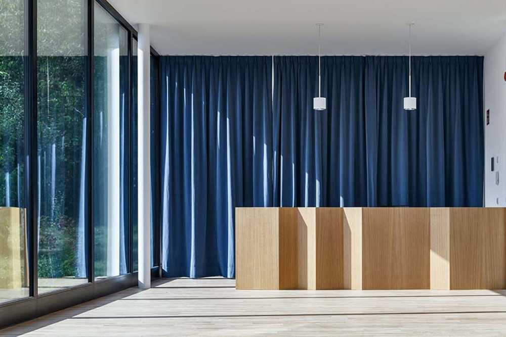 Interior de Casa Asociaciones Falzes arquitectura para la Comunidad